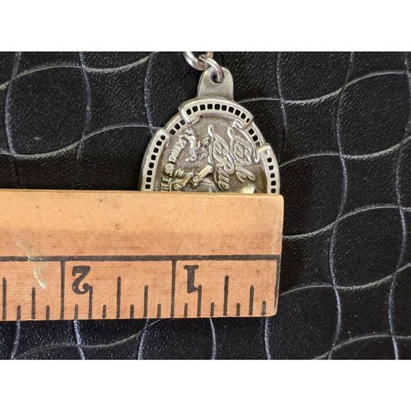 Keychain featuring Lash LaRue, a Western movie star known as the "King of the Bu - Picture 7 of 7